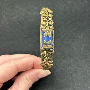 Vintage Gold tone Bangle